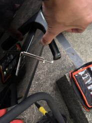 清水灣道 JAECOO 6 電動車開鎖 二合一工具插入隱藏鎖匙孔